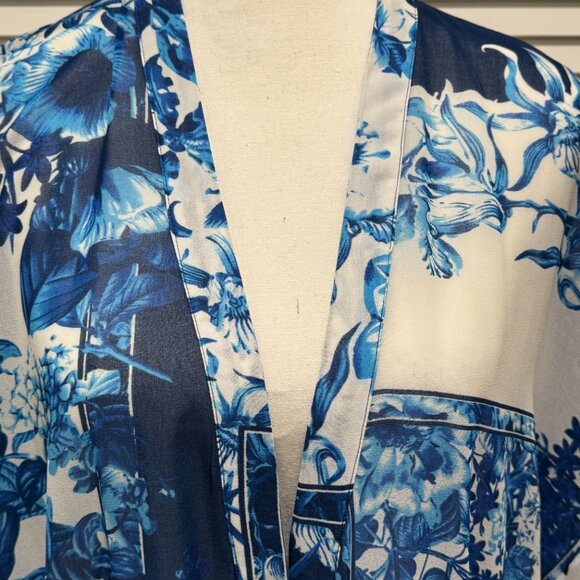 Chico’s Travelers Collection Blue Floral Kimono Wrap with Fringe – Size L/XL - Picture 2 of 7